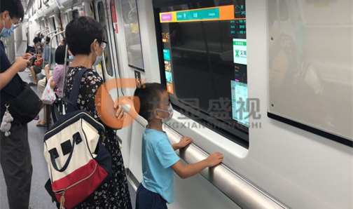 地鐵車窗OLED透明屏是一種新型的信息顯示技術